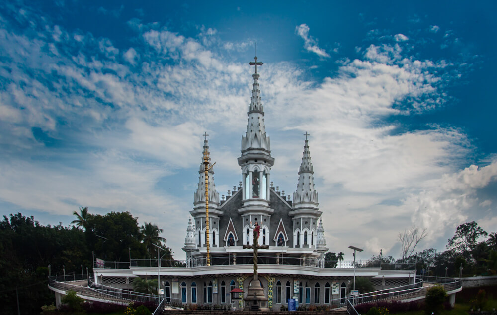 famous-churches-in-kerala-photomentor