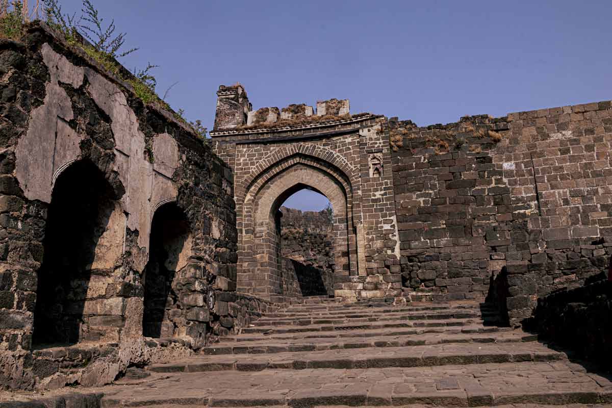 daultabad fort steps with big door