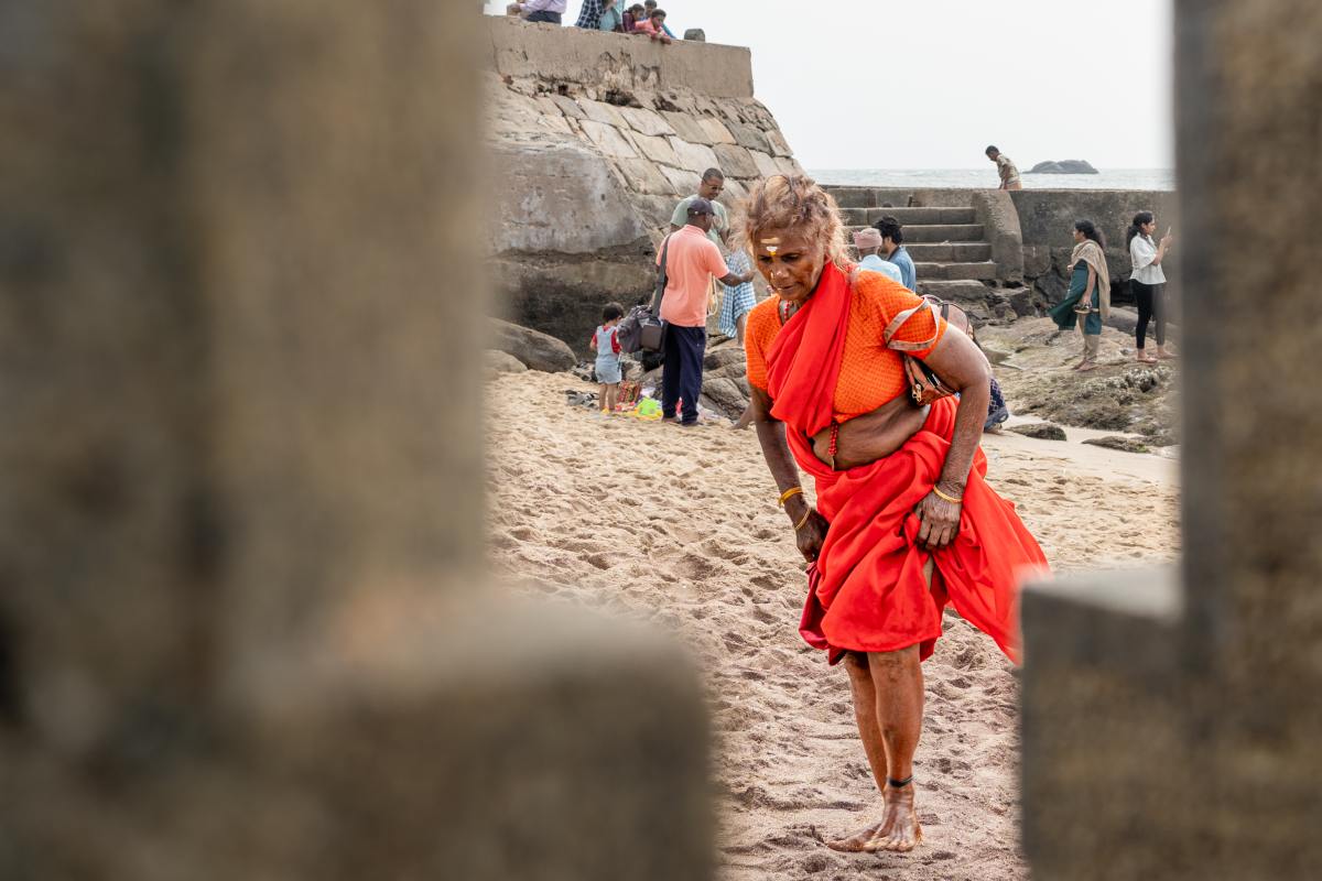 a monk is searching for pearl